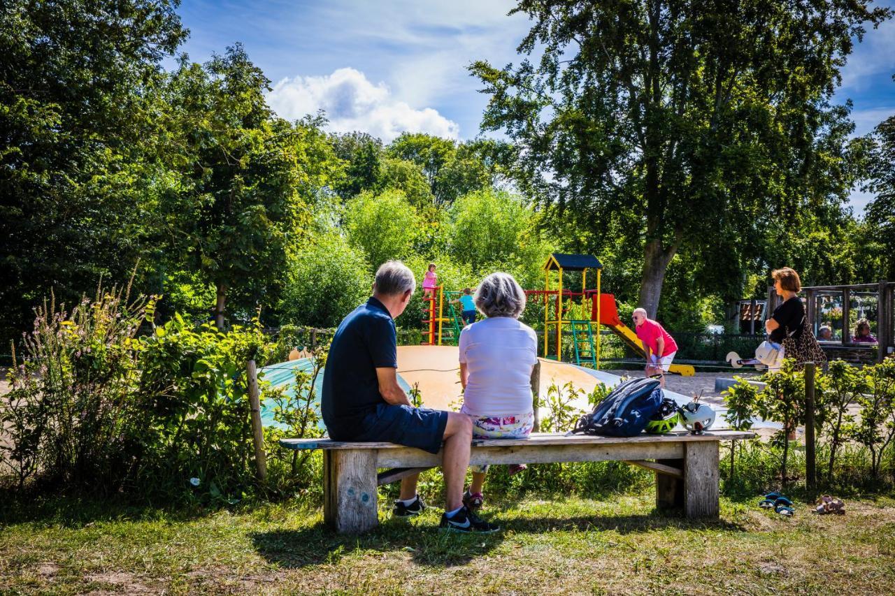 Oranjezon - Vakantiehuis 6 personen Vrouwenpolder Bagian luar foto